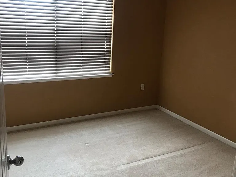 1202 Cosmos Ct — Photo 14