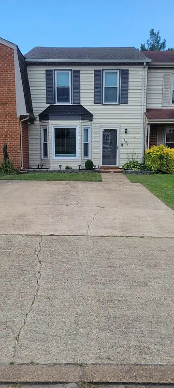 3 bed, 2.5 bath, 1416 sqft, $2,300 — Photo 2