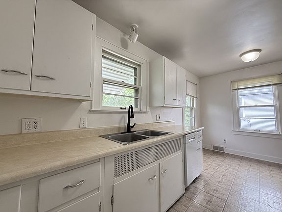 4th image of 1514 Golden Ave