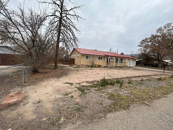 3rd image of 1125 Western Meadows Rd N