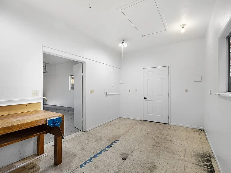 2170 Cobblestone Ct — Photo 17