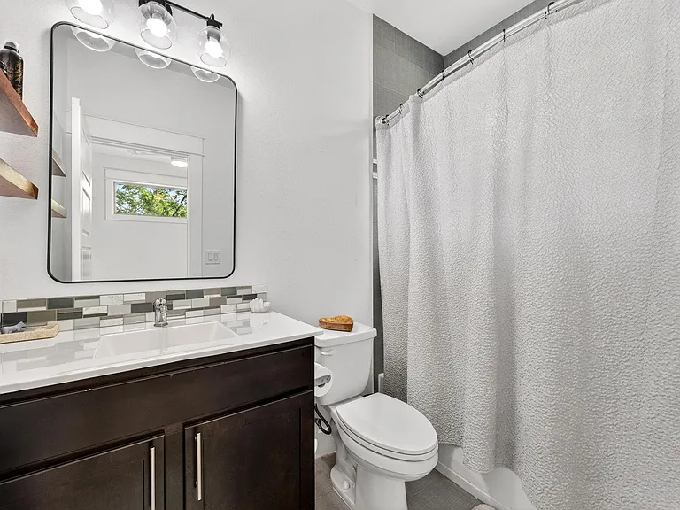 2601 Willow St #B — Photo 17