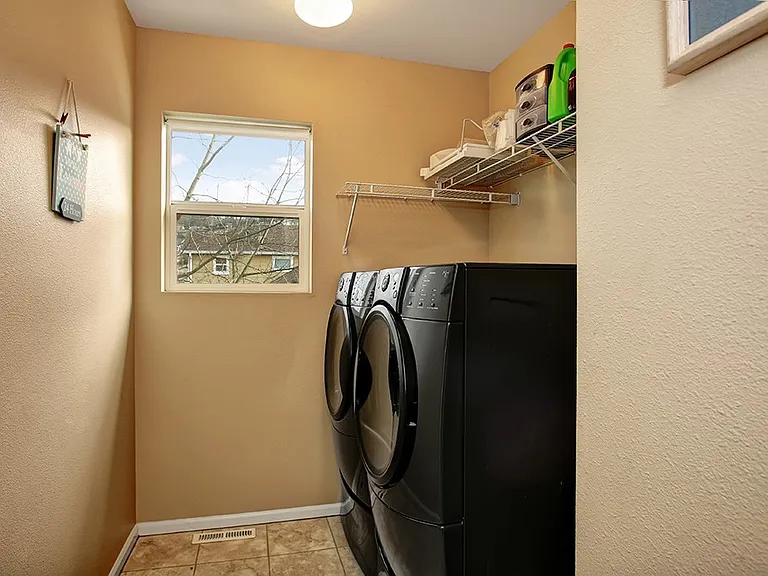 2499 NE Julep St — Photo 10