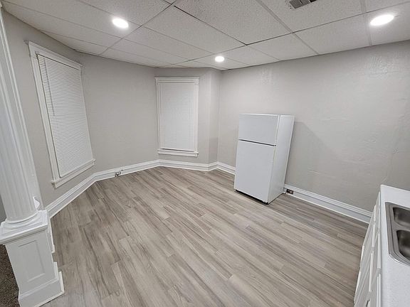 2nd image of 3115 Davenport St #4