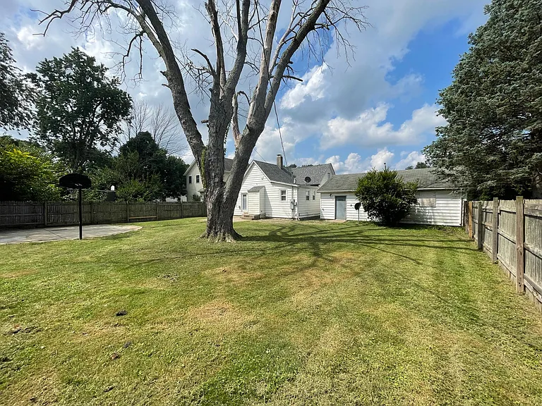 1627 Blaine Ave — Photo 40