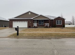 685 School Dr, Bourbonnais, IL 60914