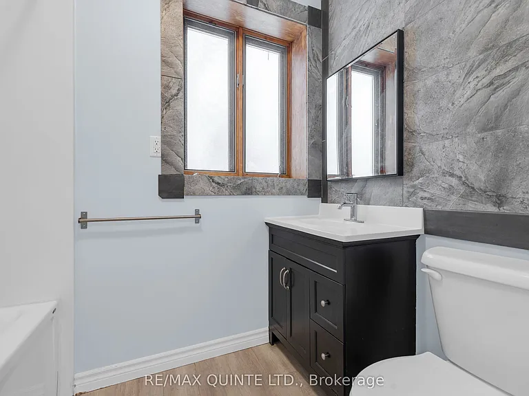 185 Foster Ave — Photo 8