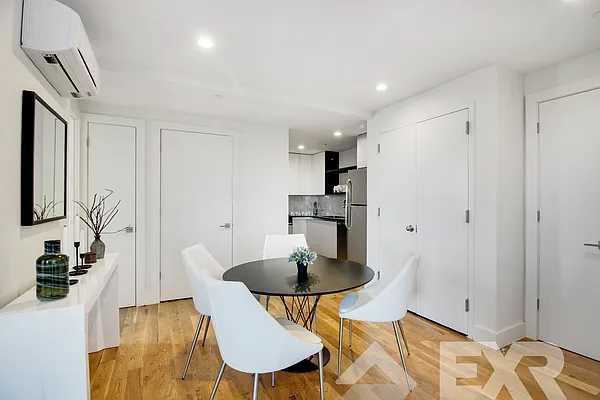 Rented by EXR | media 43