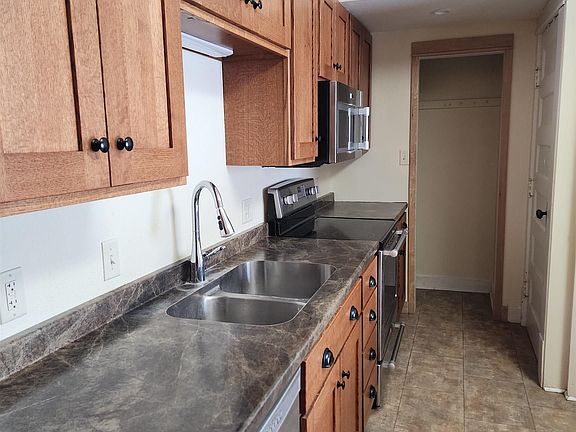 3rd image of 321 S Moore St