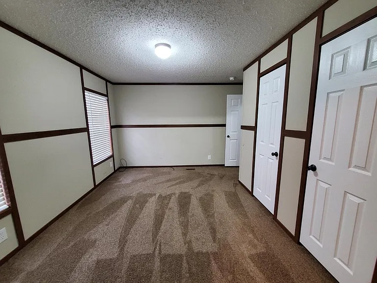 Grand Blanc Crossing — Photo 24