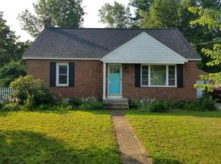 6 Clems Dr, Essex Junction, VT 05452