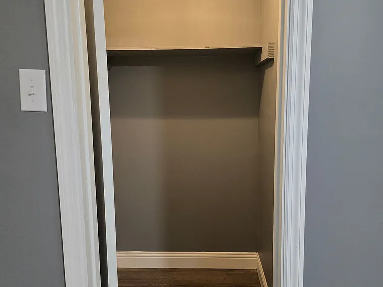 1213 S Larch St — Photo 3