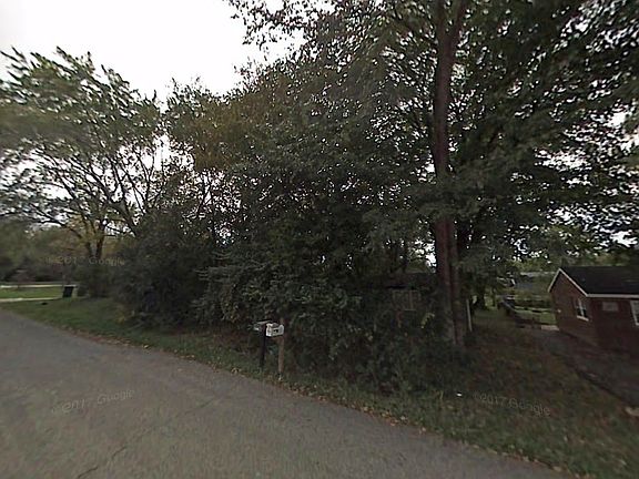 2nd image of 2611 E Chestnut Dr
