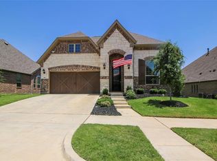906 Red Maple Rd, Euless, TX 76039