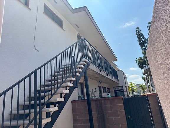 4th image of 8932 San Luis Ave #C