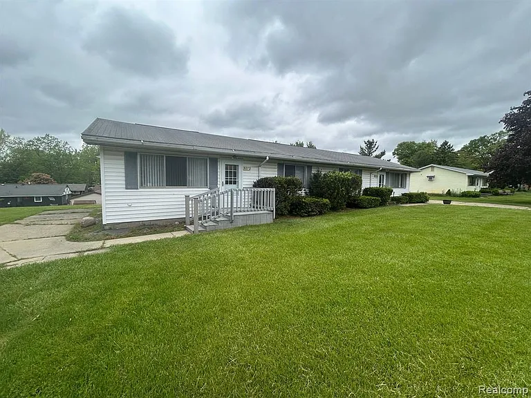 5272 Van Winkle St — Photo 1