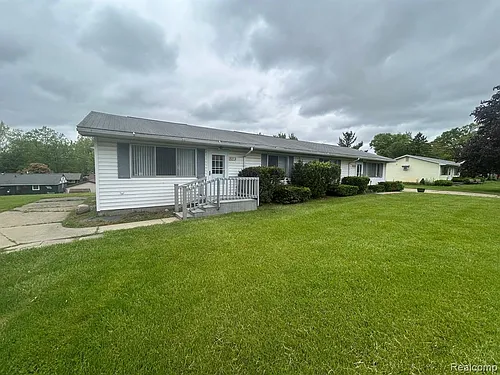 5272 Van Winkle St Photo 1