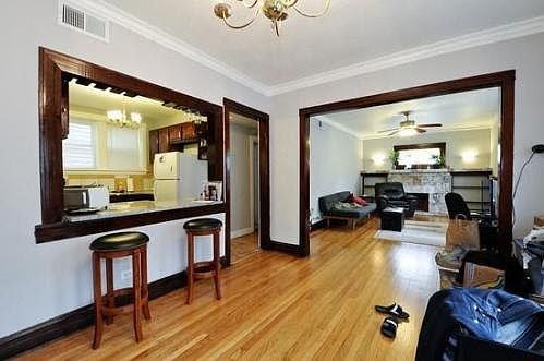 1st image of 2606 N Hamlin Ave #1N