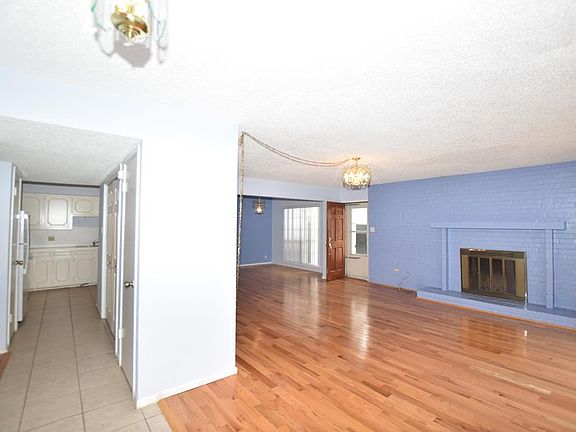 4th image of 4026 Lakeside Dr