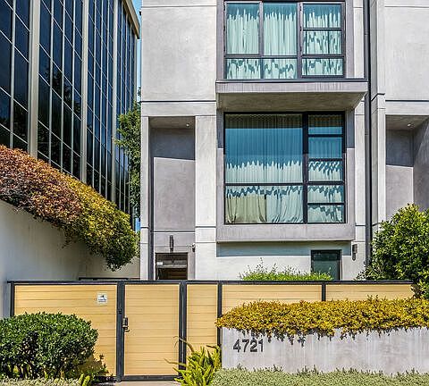 2nd image of 4721 Wilshire Blvd