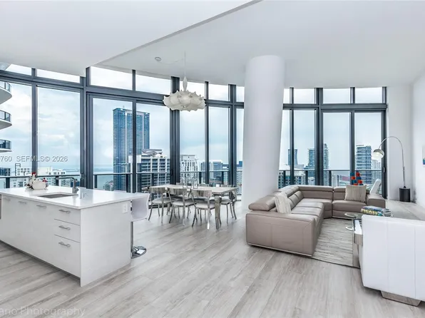 55 SW 9th St, Miami, FL