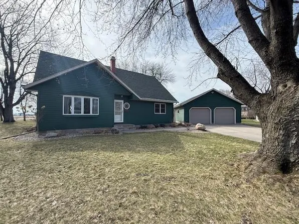 111 Beachwood Ln, Redwood Falls, MN 56283