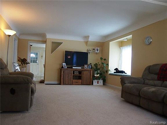 2nd image of 1115 Superior Blvd
