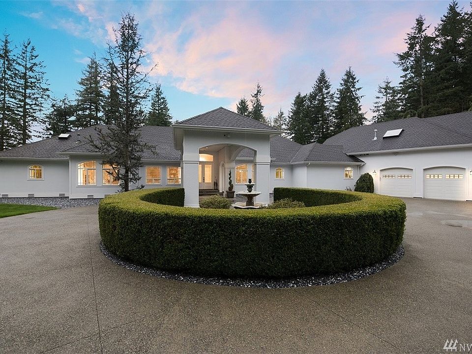 Private gated estate on shy 7 acres.