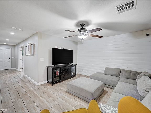 5th image of 197 Kings Canyon Ct