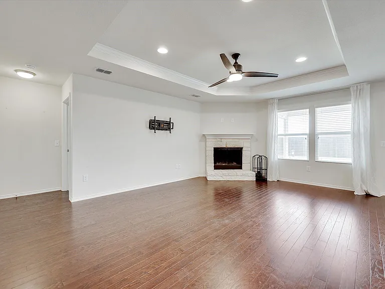 1633 Vernon Dr — Photo 7
