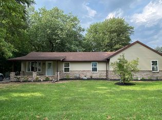 3774 Maple Dr, Lambertville, MI 48144
