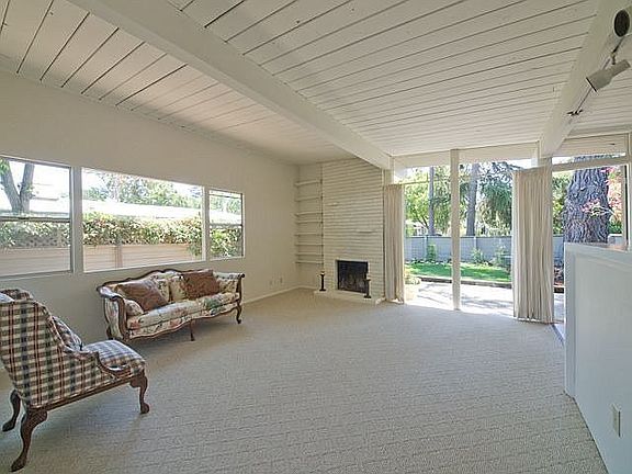 2nd image of 352 Carolina Ln