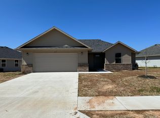 459 E Melton Rd, Ozark, MO 65721