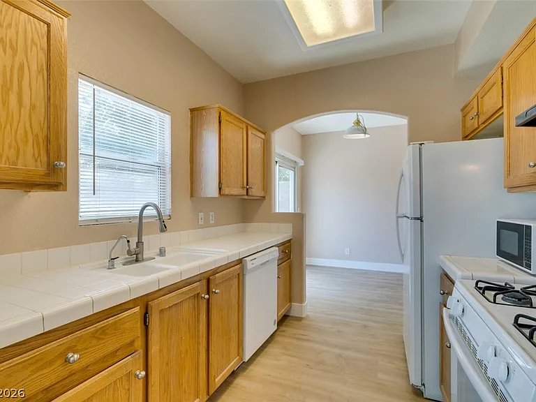 1401 Sycamore Spring Ct — Photo 25