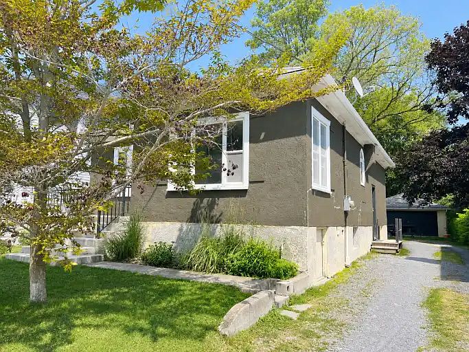 1st image of 31 Beverley St #1A
