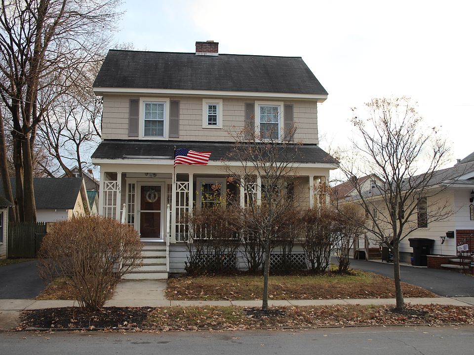 1st image of 444 Marshland Ct