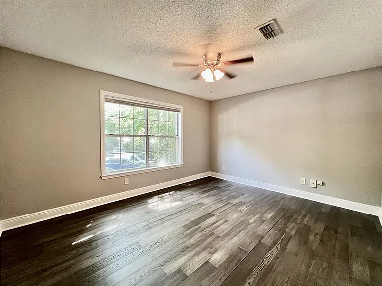 7101 Santa Fe Pkwy — Photo 18