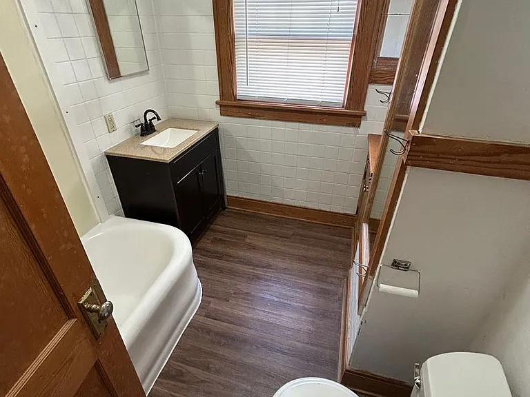 5300 Harrison St — Photo 29