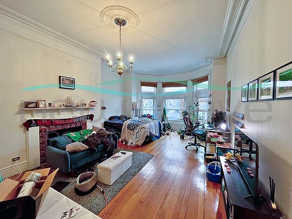 5th image of 206 Commonwealth Ave APT 3