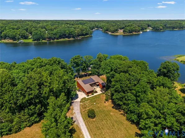 3601 Leonards Ln, Sutherland, VA 23885