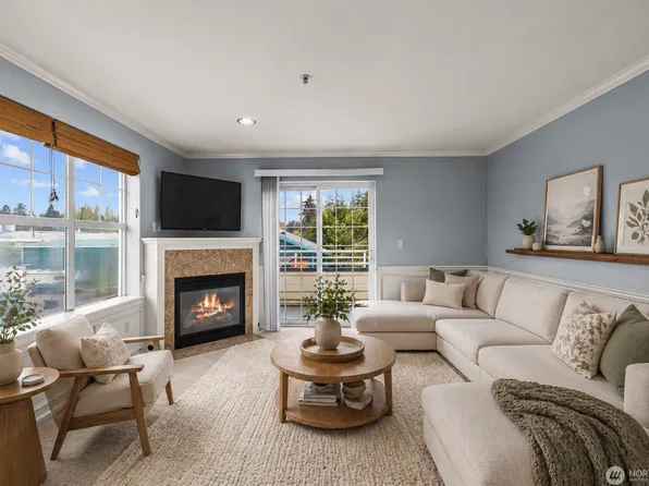 10549 Stone Ave N APT 303, Seattle, WA 98133