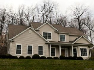 7 Nature Ln, Brookfield, CT 06804