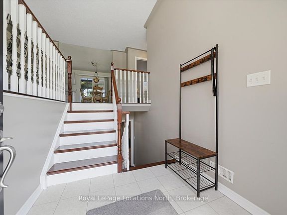 3rd image of 402 Ramblewood Dr
