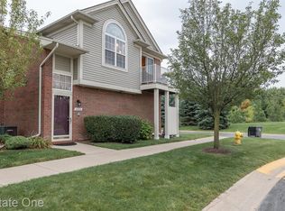 44200 Princeton Dr, Clinton Township, MI