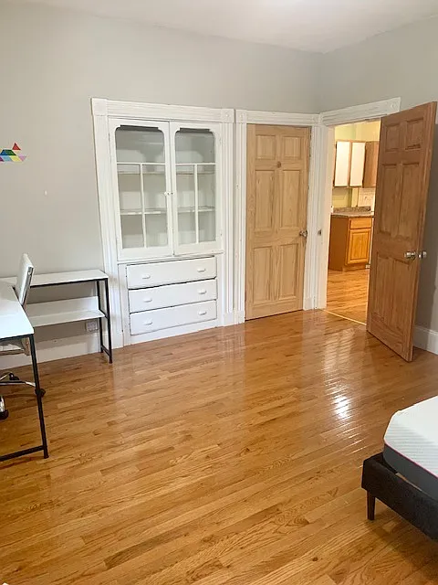 3 bed, 1150 sqft, $4,000 — Photo 4