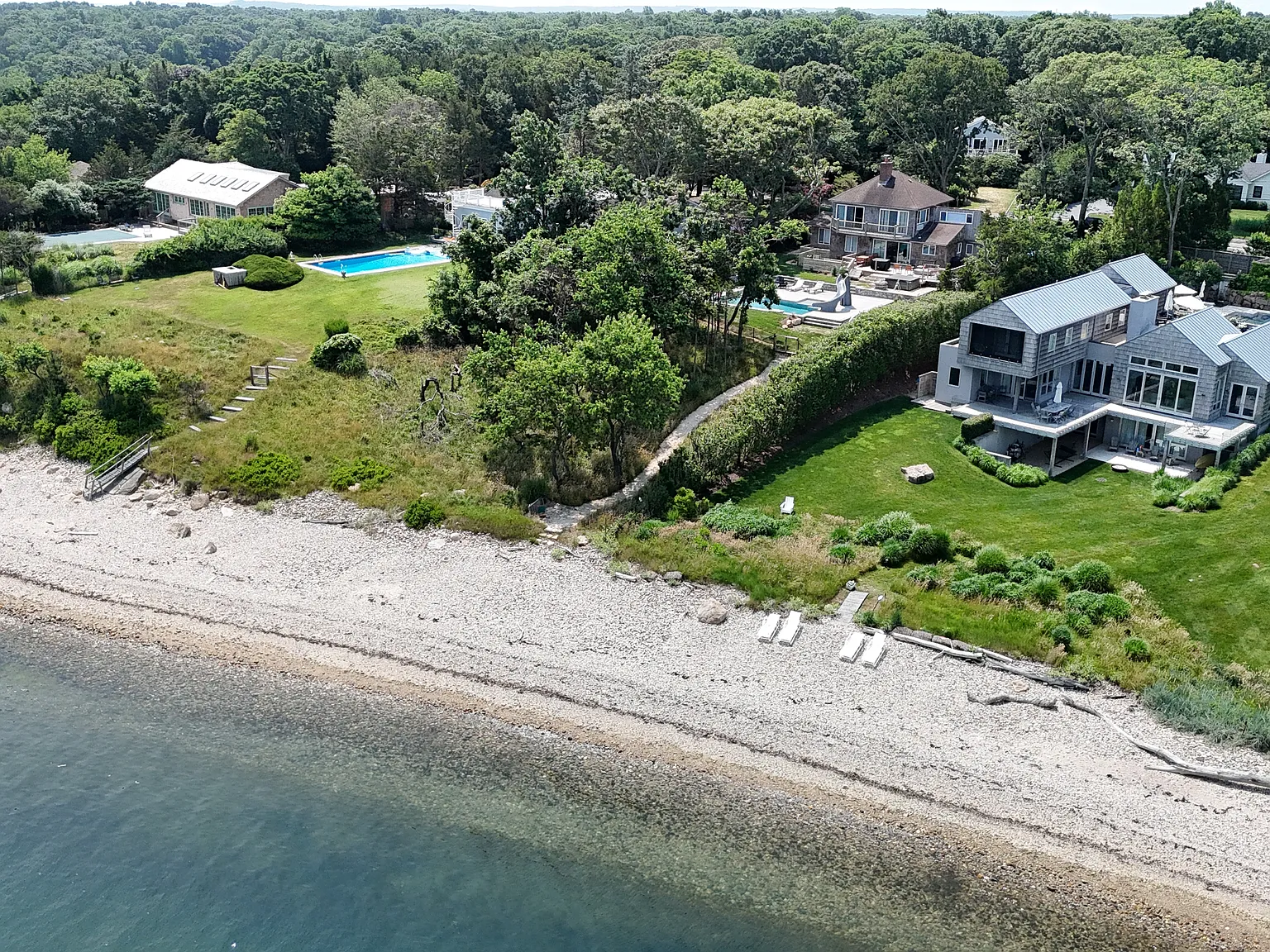 Recently Renovated Waterfront - Waterside Pool, Hot Tub, B-Ball. — Photo 4