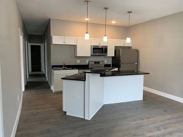 705 N Lincoln St — Photo 17