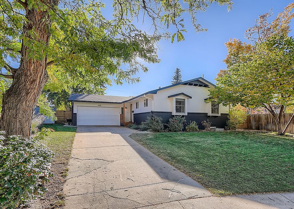 Street View / Front of House