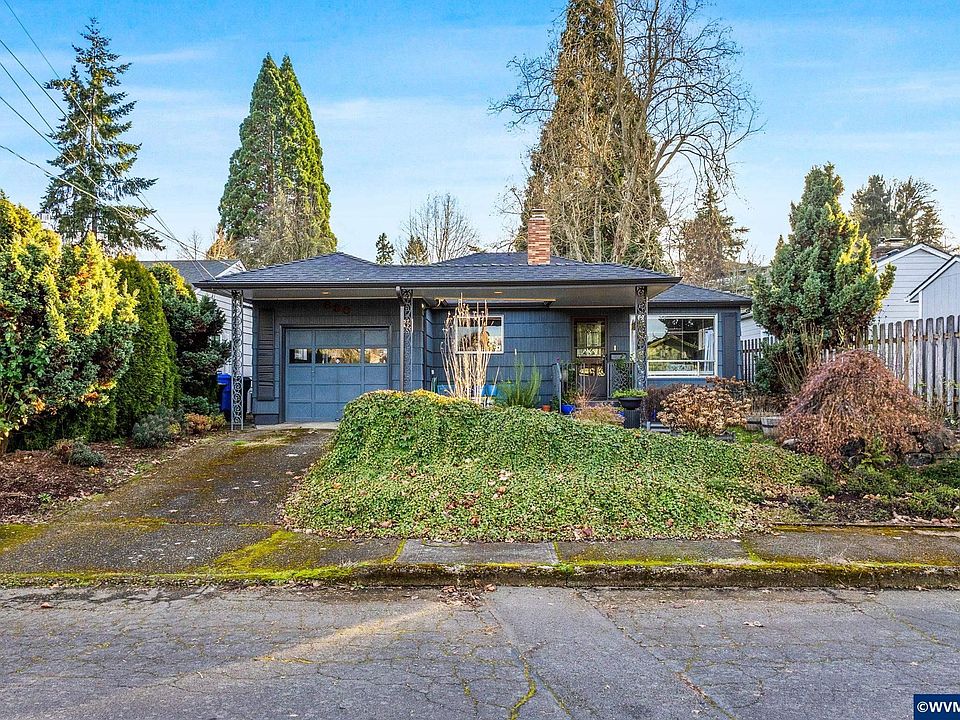 1st image of 830 Kumler St SE