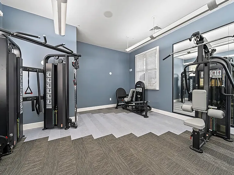 Grand Oaks Apartment Homes — Photo 16